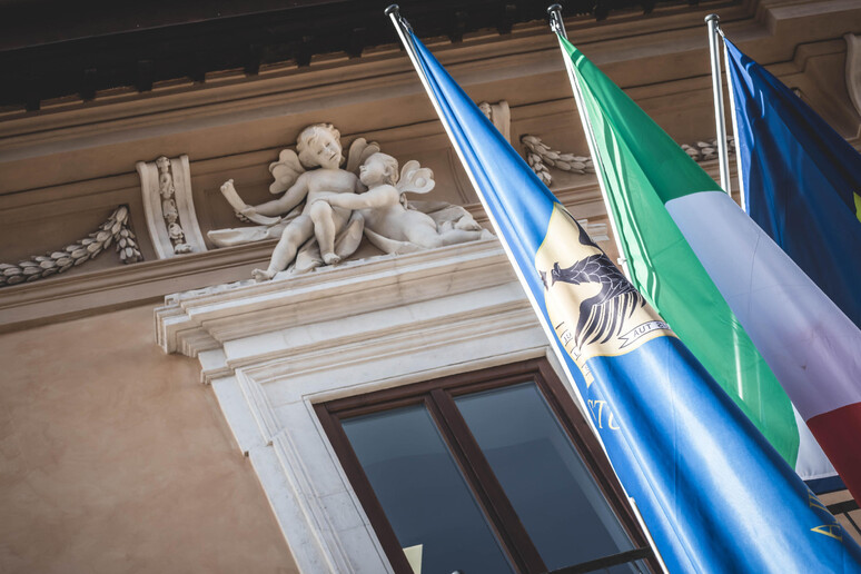 - RIPRODUZIONE RISERVATA
