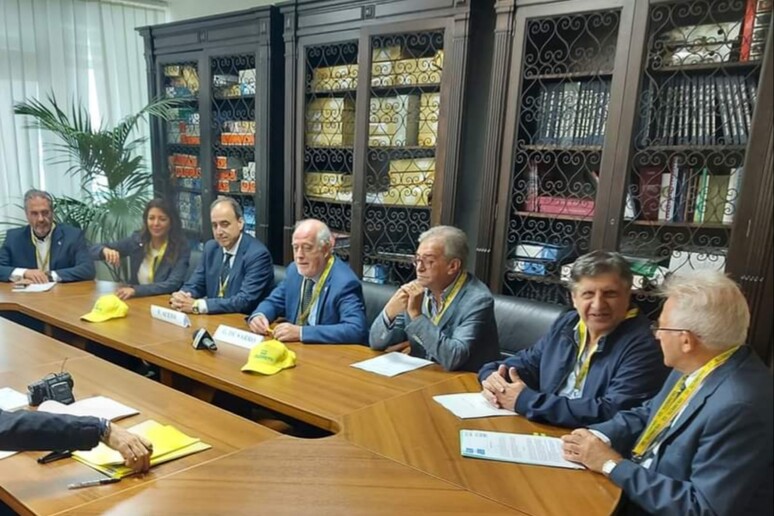 - RIPRODUZIONE RISERVATA