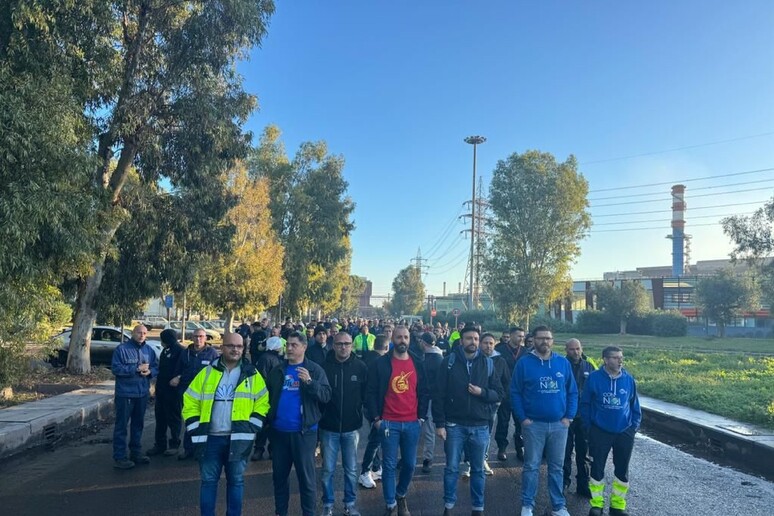 - RIPRODUZIONE RISERVATA