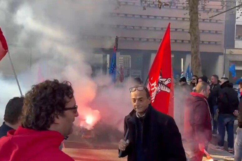 - RIPRODUZIONE RISERVATA
