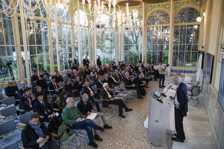 - RIPRODUZIONE RISERVATA