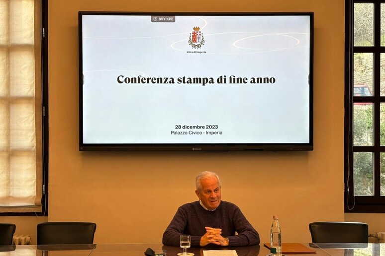 -     RIPRODUZIONE RISERVATA