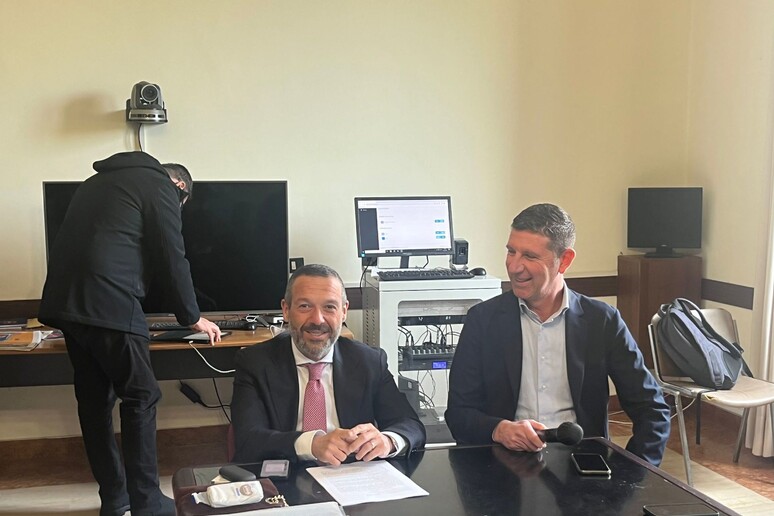 - RIPRODUZIONE RISERVATA