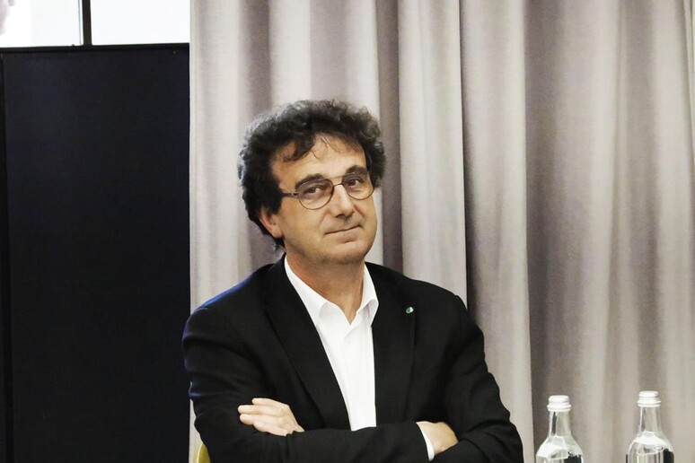 - RIPRODUZIONE RISERVATA