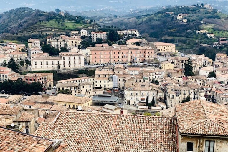 - RIPRODUZIONE RISERVATA