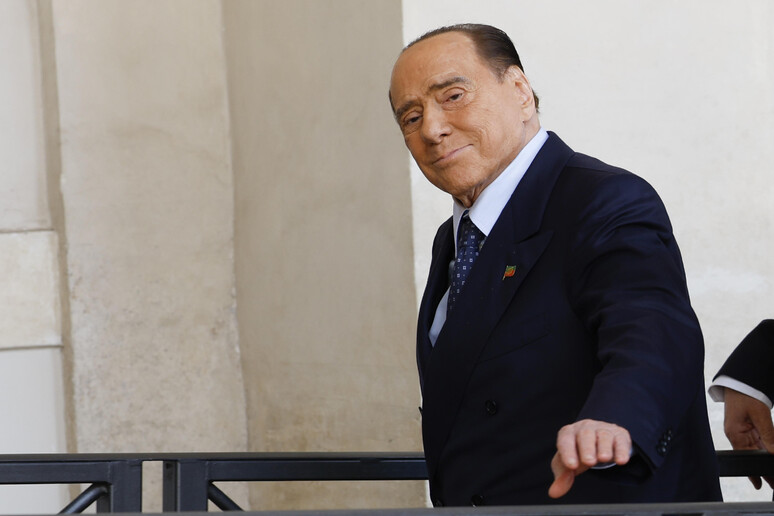 - RIPRODUZIONE RISERVATA