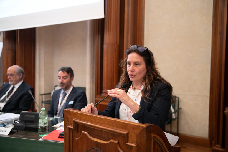 - RIPRODUZIONE RISERVATA