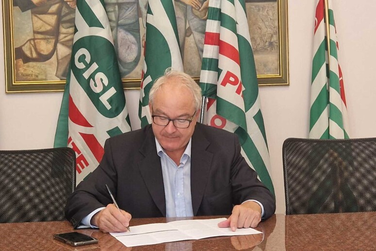 - RIPRODUZIONE RISERVATA