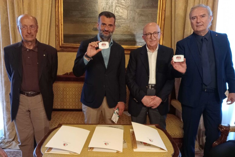 - RIPRODUZIONE RISERVATA