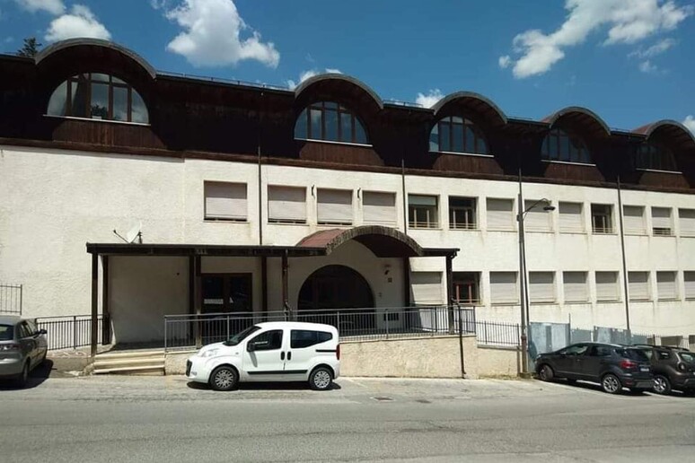 - RIPRODUZIONE RISERVATA