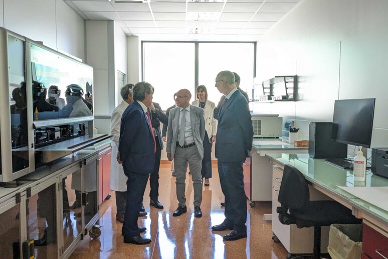 - RIPRODUZIONE RISERVATA