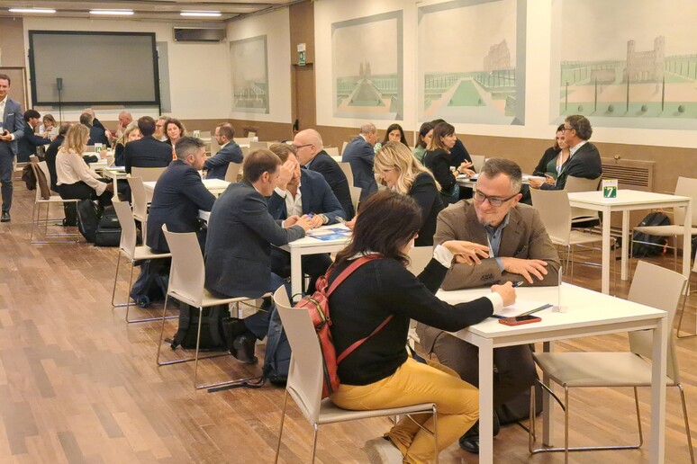 - RIPRODUZIONE RISERVATA