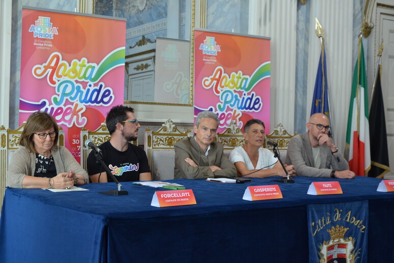 - RIPRODUZIONE RISERVATA