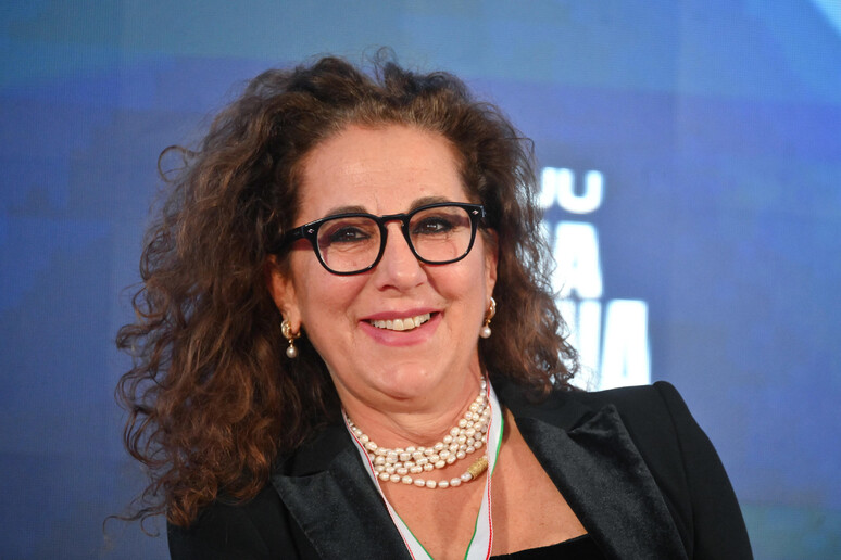 - RIPRODUZIONE RISERVATA