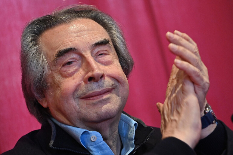 - RIPRODUZIONE RISERVATA