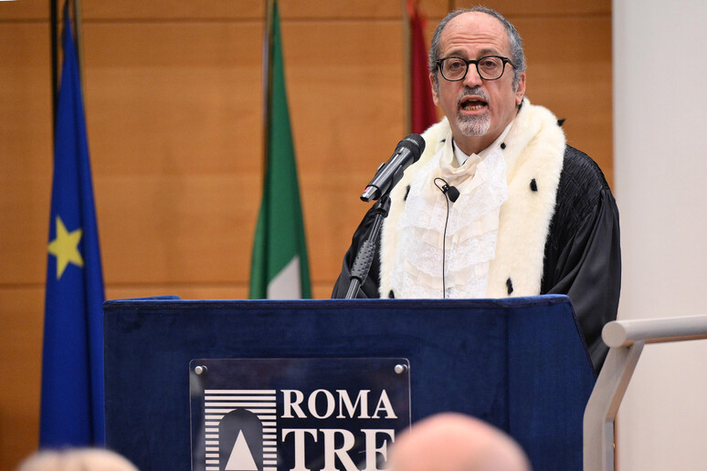 - RIPRODUZIONE RISERVATA