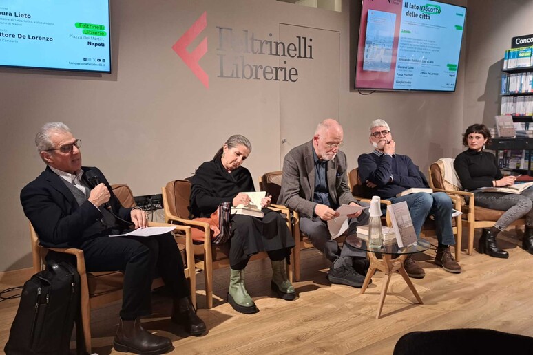 -     RIPRODUZIONE RISERVATA