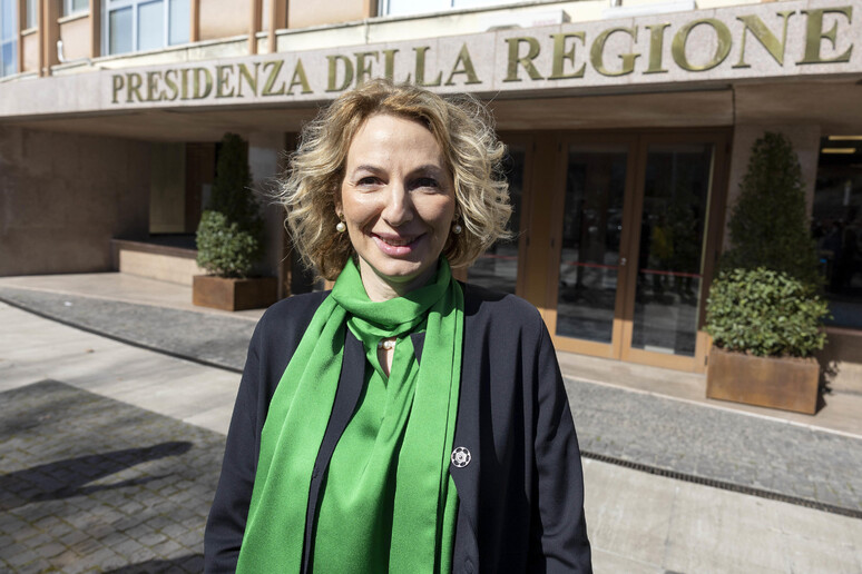 - RIPRODUZIONE RISERVATA