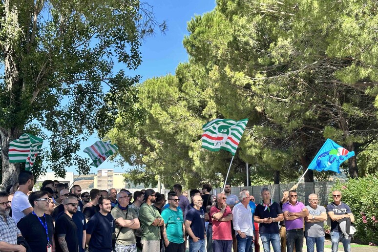 - RIPRODUZIONE RISERVATA