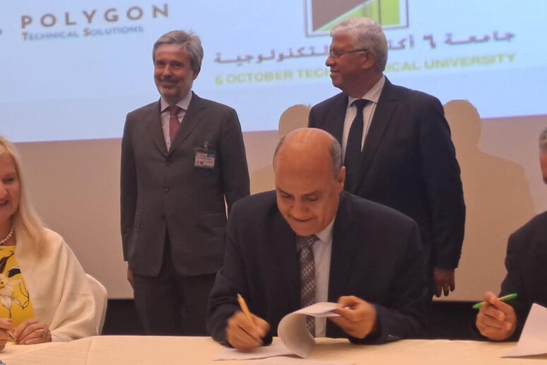 - RIPRODUZIONE RISERVATA