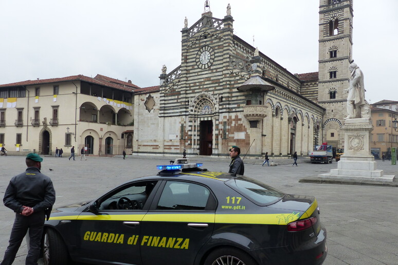 - RIPRODUZIONE RISERVATA