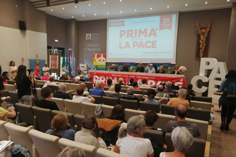 - RIPRODUZIONE RISERVATA