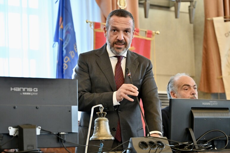- RIPRODUZIONE RISERVATA