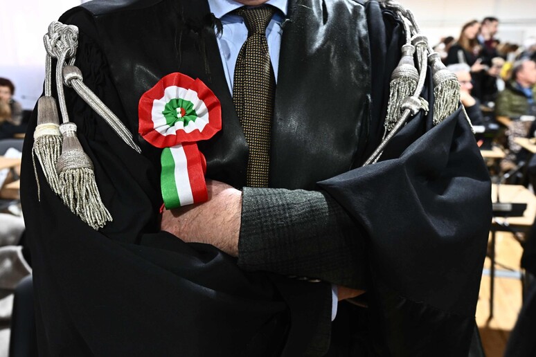 - RIPRODUZIONE RISERVATA