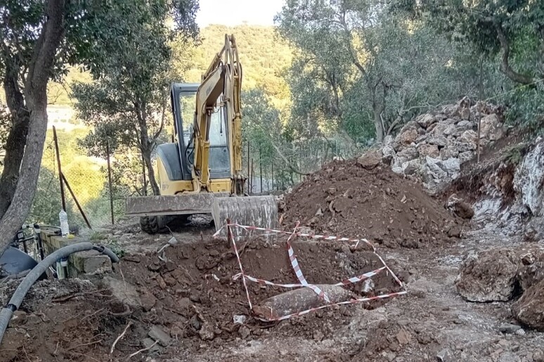 - RIPRODUZIONE RISERVATA