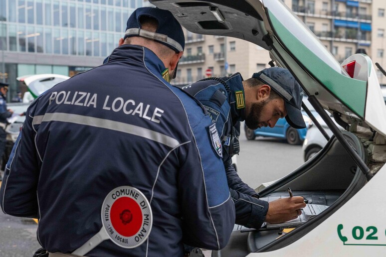 - RIPRODUZIONE RISERVATA