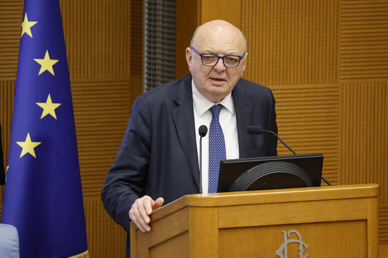 - RIPRODUZIONE RISERVATA