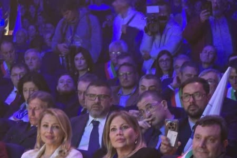 - RIPRODUZIONE RISERVATA