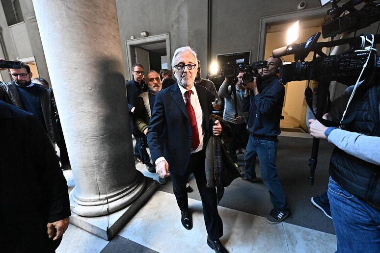 - RIPRODUZIONE RISERVATA