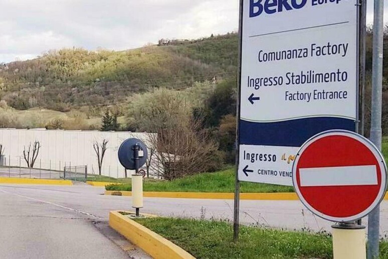 - RIPRODUZIONE RISERVATA