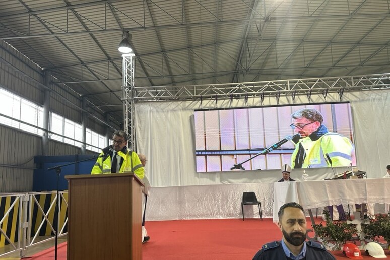 - RIPRODUZIONE RISERVATA