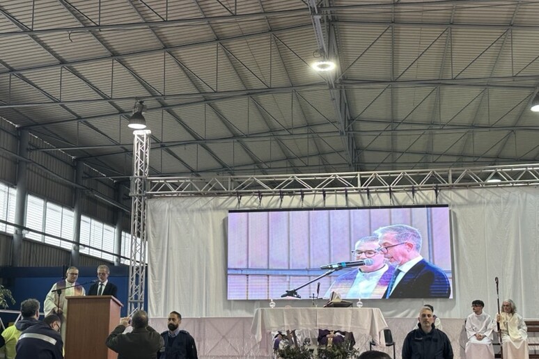 - RIPRODUZIONE RISERVATA
