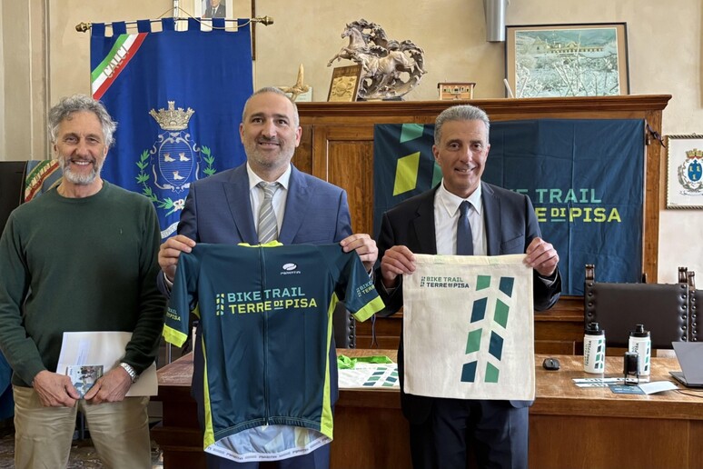 - RIPRODUZIONE RISERVATA