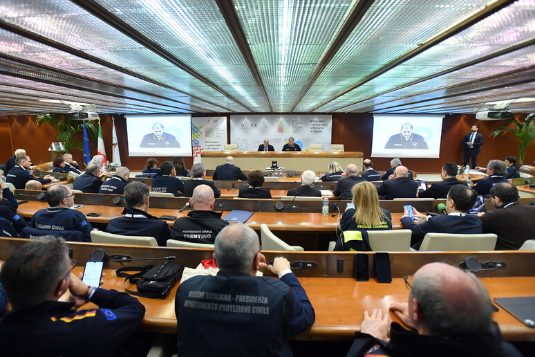 - RIPRODUZIONE RISERVATA