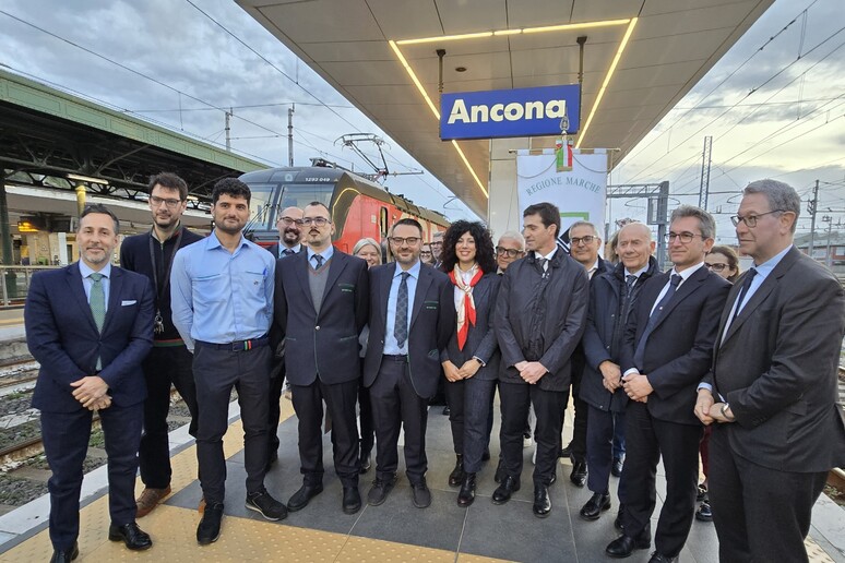 - RIPRODUZIONE RISERVATA