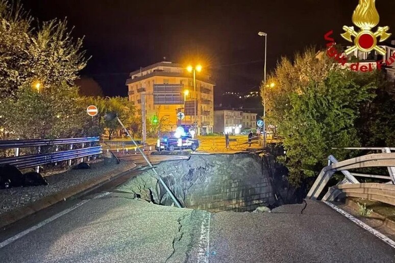 - RIPRODUZIONE RISERVATA