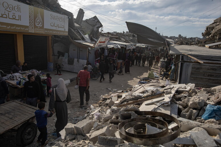 Gaza markets face crippling food and aid shortages amid blockade © ANSA/EPA