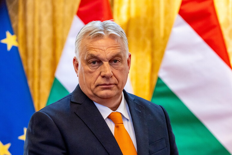 Orban lascia la Corte penale internazionale, l 'Unione europea condanna e Salvini plaude © ANSA/EPA