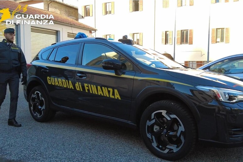 - RIPRODUZIONE RISERVATA