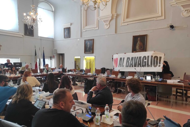 - RIPRODUZIONE RISERVATA