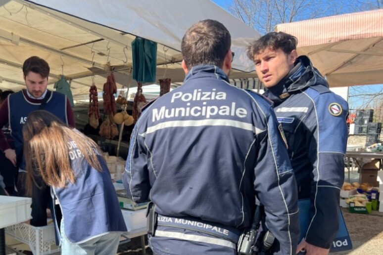 - RIPRODUZIONE RISERVATA