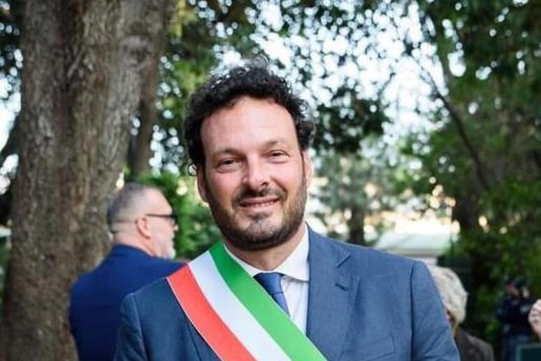 - RIPRODUZIONE RISERVATA
