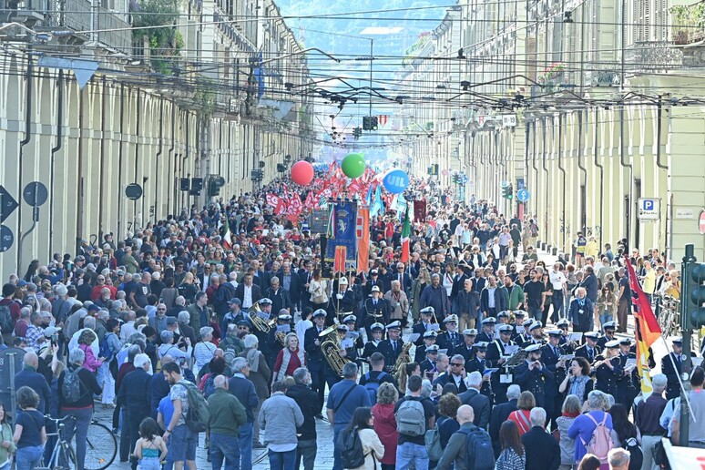 - RIPRODUZIONE RISERVATA