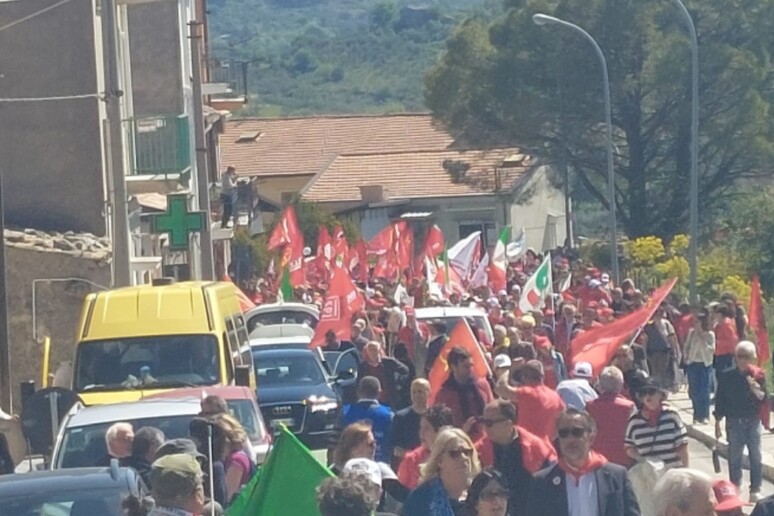 - RIPRODUZIONE RISERVATA
