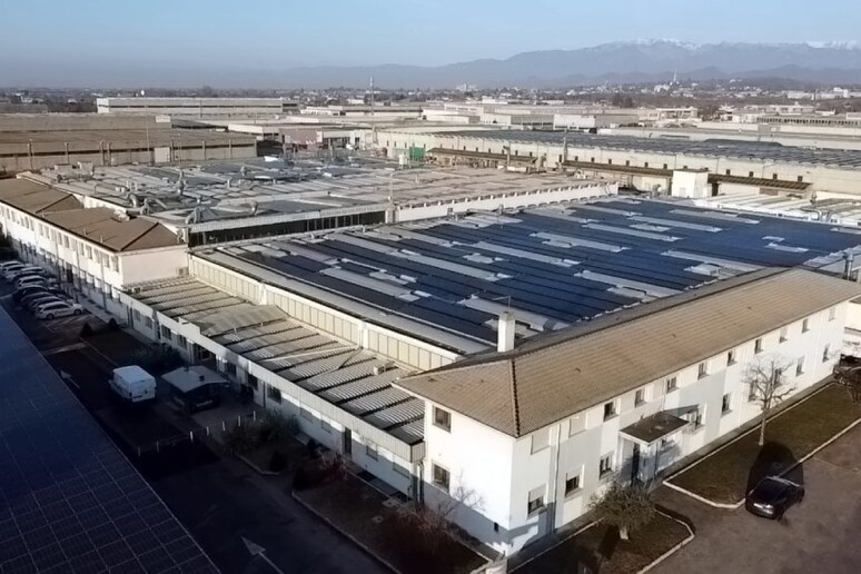 - RIPRODUZIONE RISERVATA