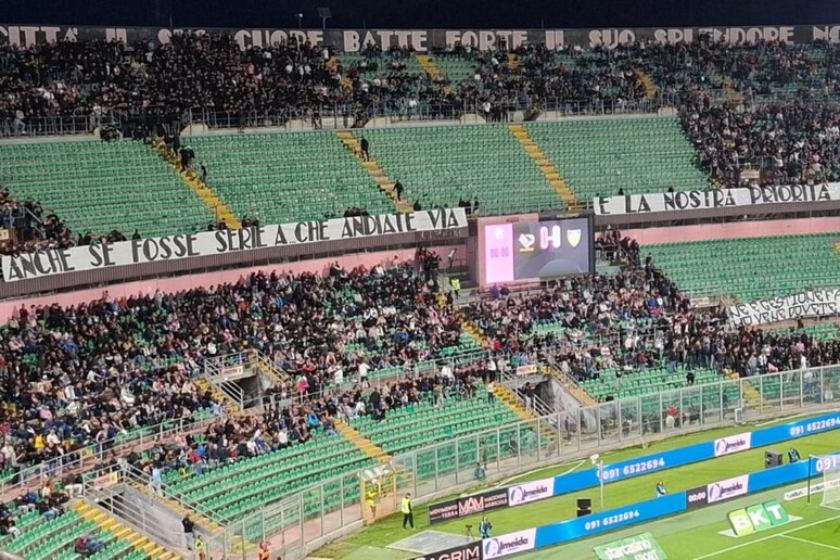 - RIPRODUZIONE RISERVATA